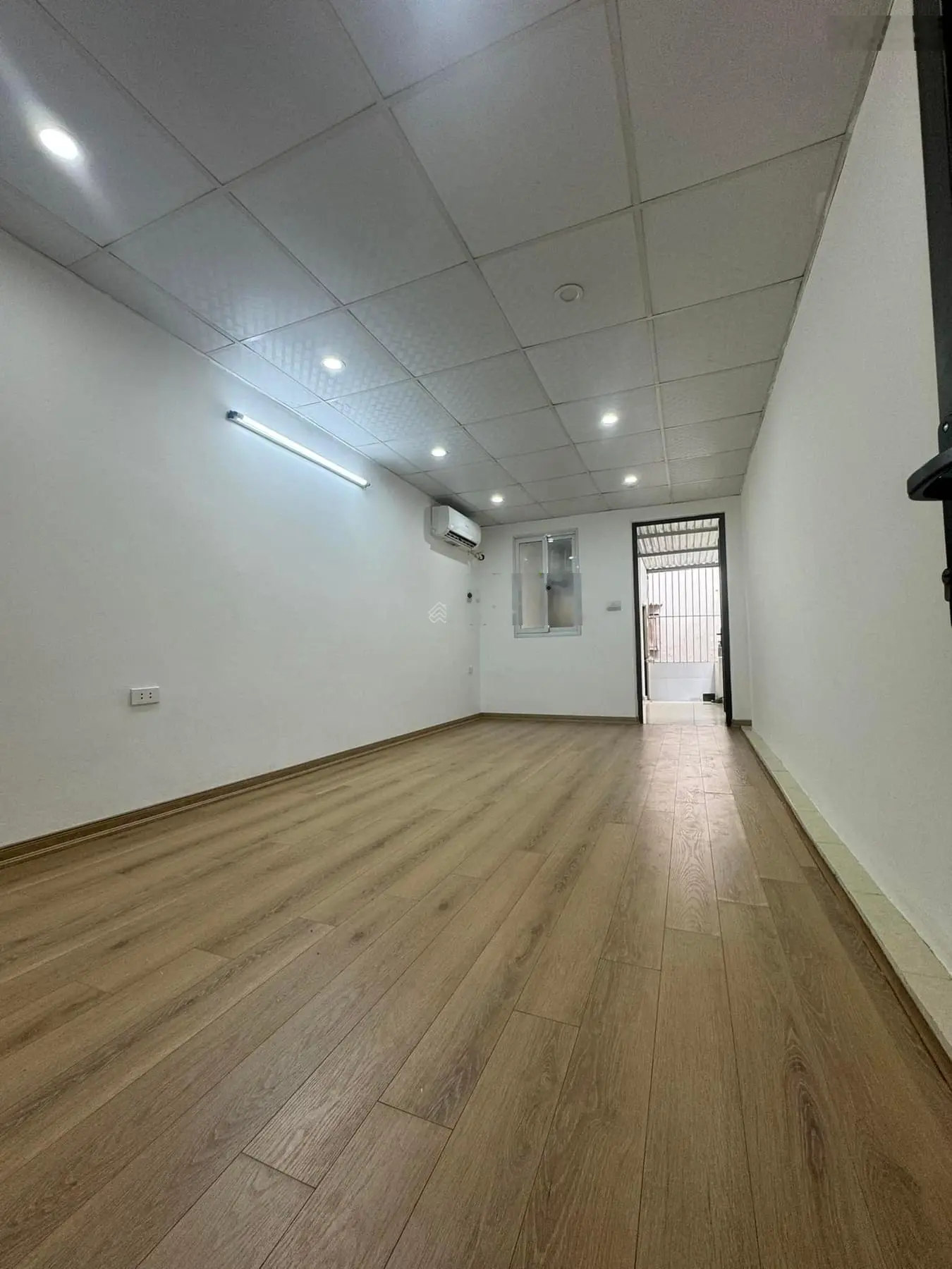 Bán nhà 3 tầng tại Tân Ấp, Ba Đình. Diện tích 27m2