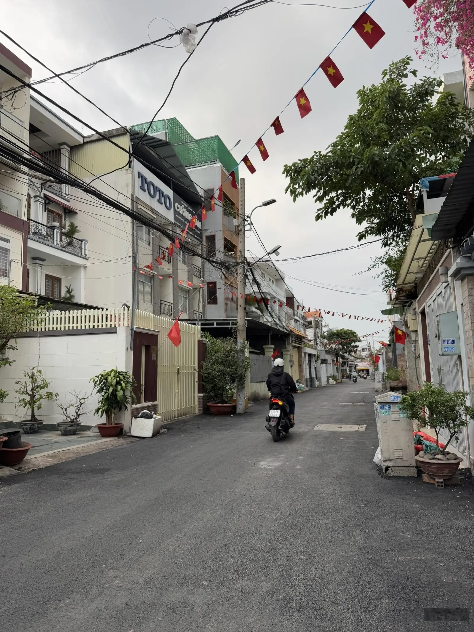 Nhà 80m2 - 4 tầng, đường ô tô, kinh doanh sầm uất, gần Nguyễn Duy Trinh, Nguyễn Tuyển, Lê Văn Thịnh