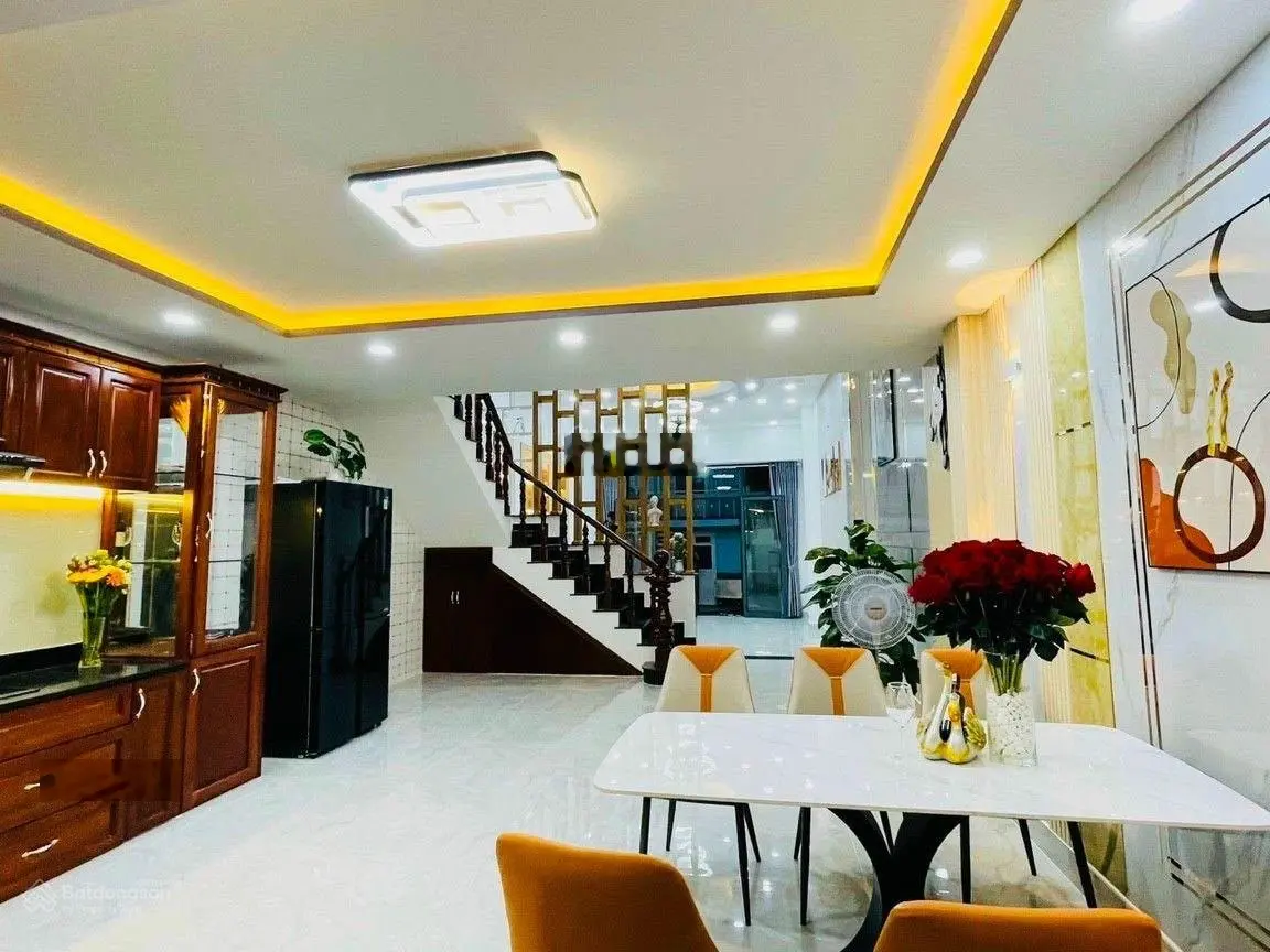 Kẹt vốn bán gấp nhà Nguyễn Tiểu La, Phường 8, Quận 10. Giá 3 tỷ 550. Sổ hồng. LH 0904 430 *** Minh