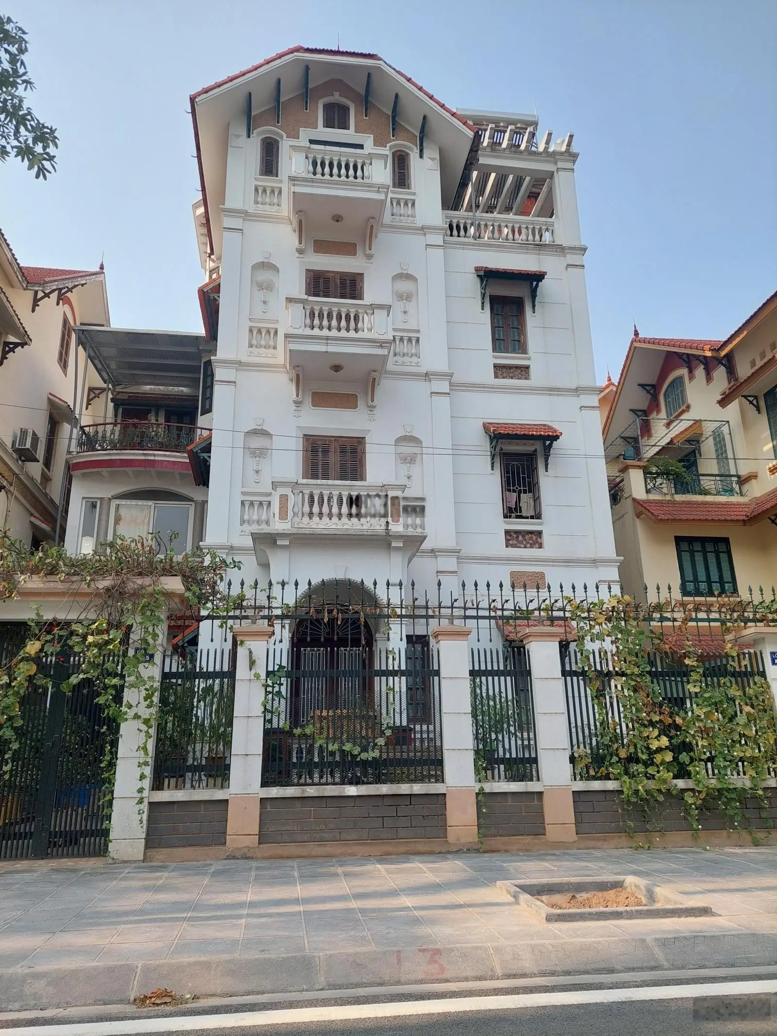 Chính chủ cần bán nhà biệt thự khu đô thị định công, 4 tầng mái thái, 165m2 , mặt tiền 12m - 48 tỷ