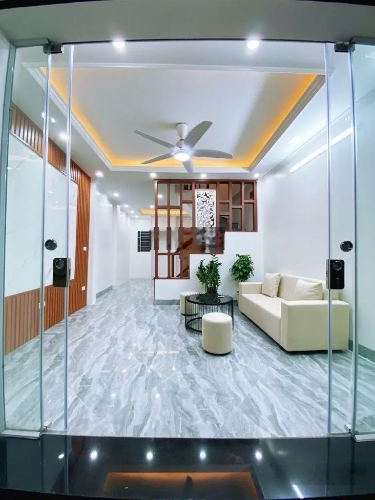 Bán gấp nhà phố đông thiên - 37m2 - 5 tầng - 4 ngủ - ngõ nông - 20m ra oto - 6.8tỷ