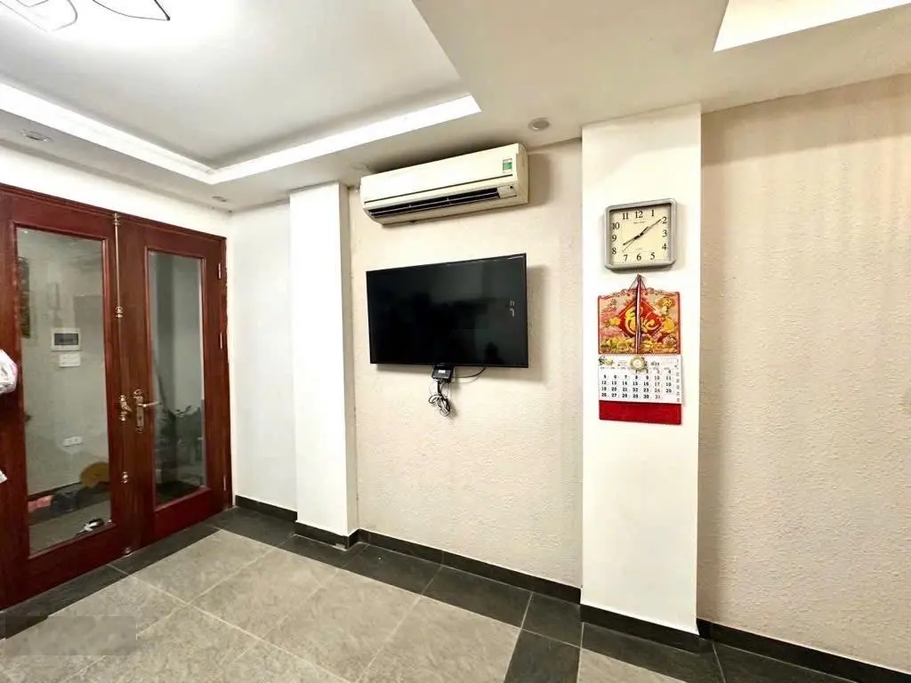 Cực hiếm- ô tô đỗ cổng , ngõ cực nông, ngày sau Big C Long Biên, nhà dân xây đẹp, tặng nội thất