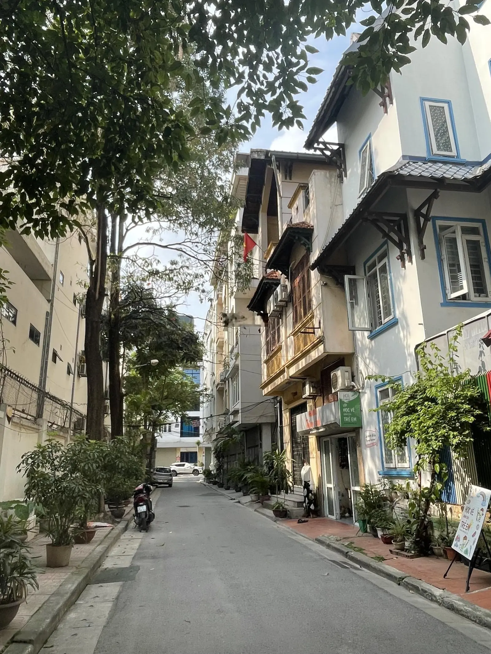 Đẹp nhất phân khúc 12 tỷ - hoàng sâm, cầu giấy - oto - lô góc hai thoáng - nội thất đẹp ở ngay