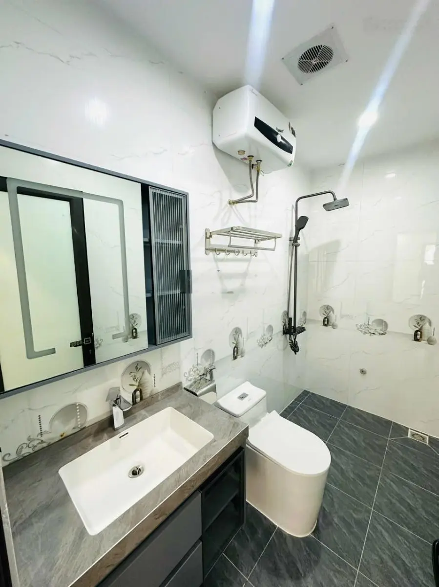 Tứ liên 37m xây mới 5 tầng thang máy mặt tiền 4.8m 2 mặt thoáng sổ đỏ vuông đẹp đầy đủ nội thất