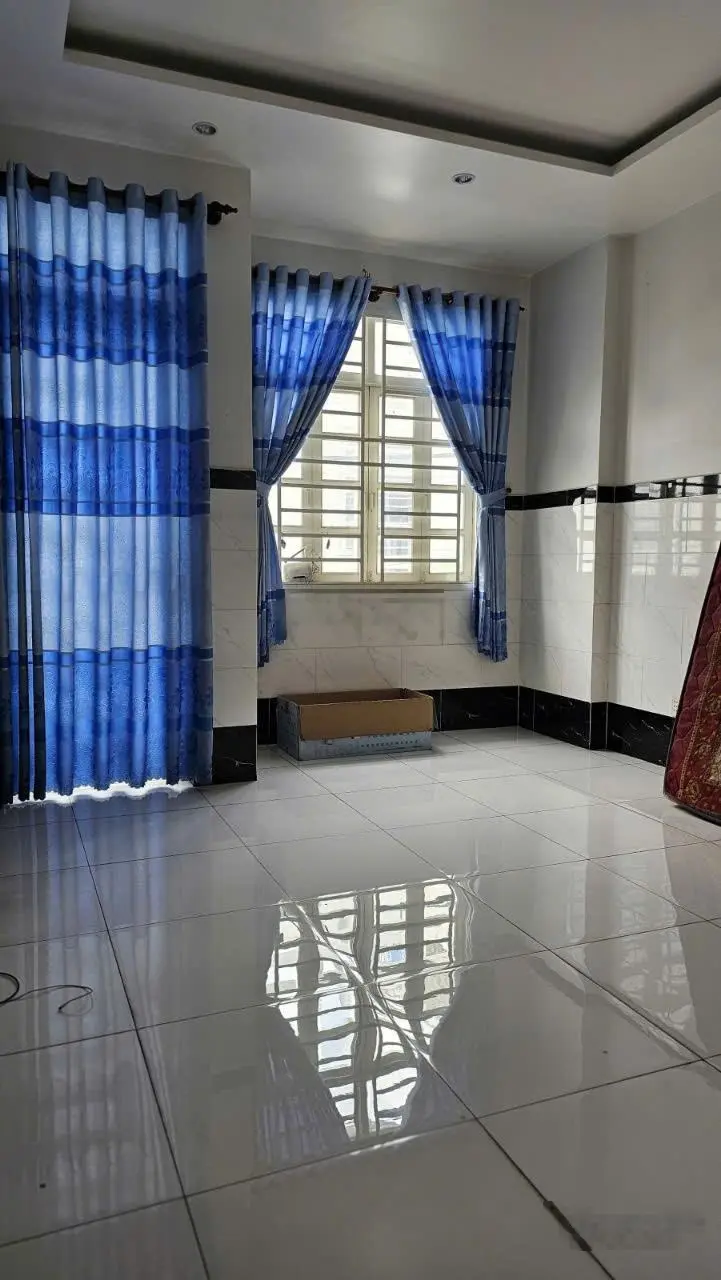 Bán nhà 4 tầng HXH tránh, 50m là Vành Đai 2, đối diện chung cư Avenue Tam Bình, Thủ Đức, giá 6.2tỷ