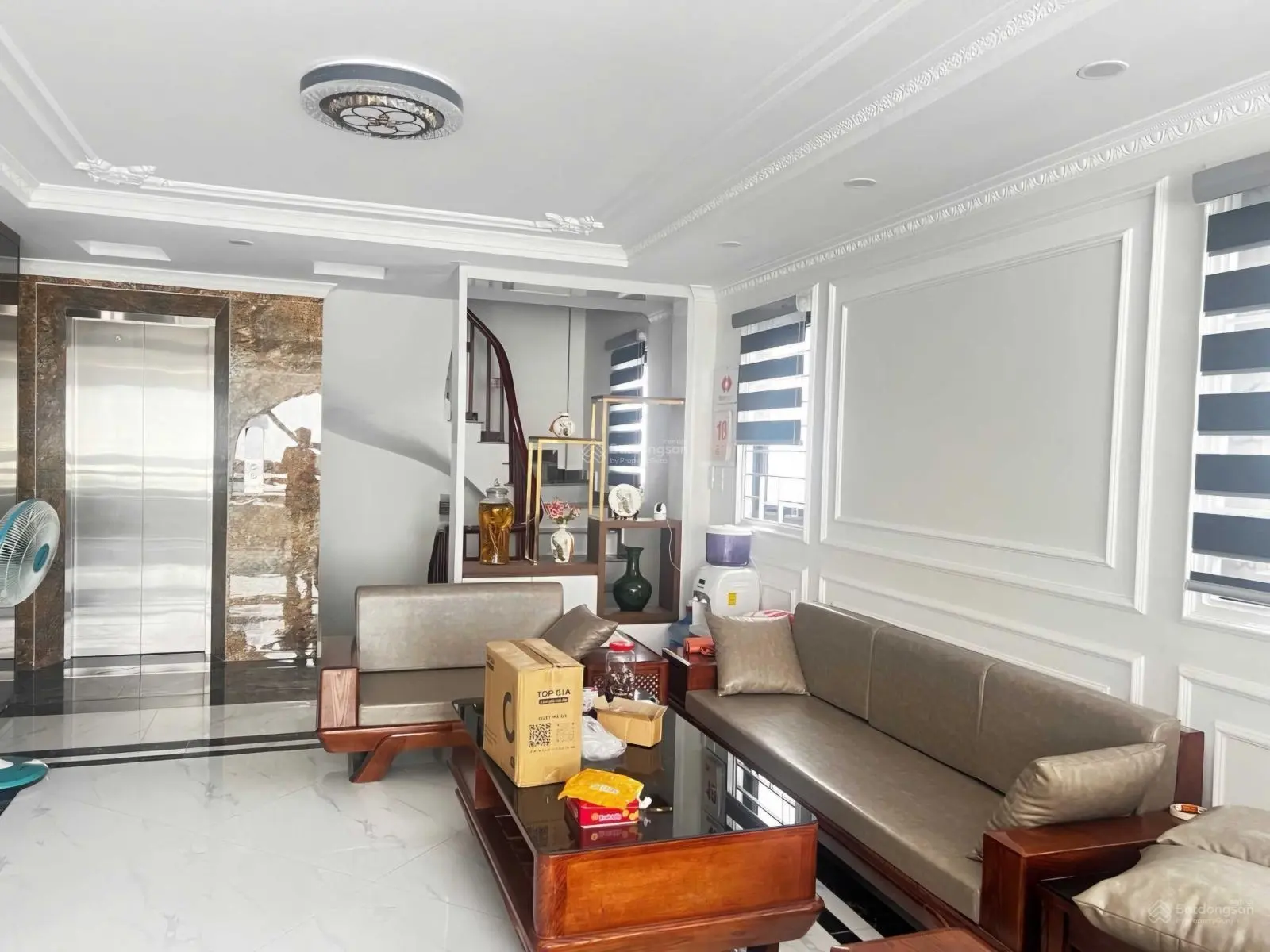 Bán nhà Thạch Bàn, Nguyễn Văn Linh, Long Biên, 55m2, 6 tầng, giá 12.7 tỷ, gara ô tô, thang máy xịn