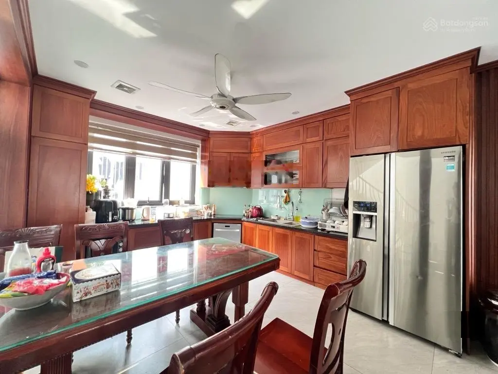 Nhà phố - Lâm Hạ, Long Biên, thang máy, vỉa hè, 3 ô tô tránh, 2 mặt thoáng trước sau