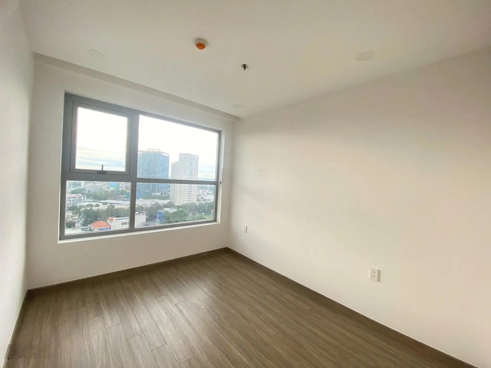 Chính chủ do kẹt tiền nên bán laị căn hộ 3PN giá thấp nhất dự án 3ty267, căn góc 2 mặt tiền