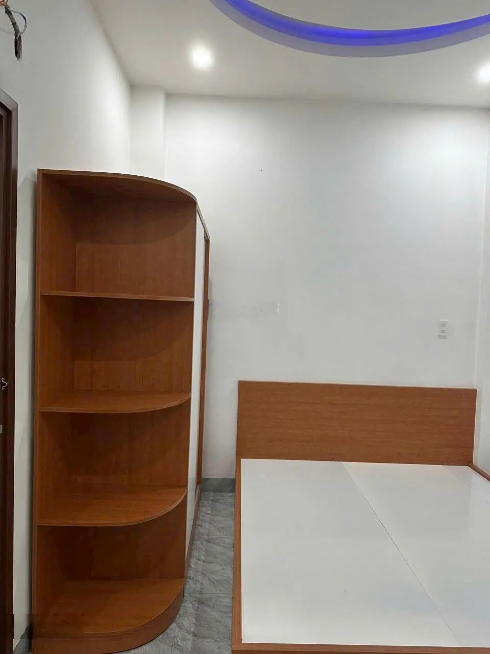 Nhà 1 trệt 2 lầu Phú Hòa bán gấp