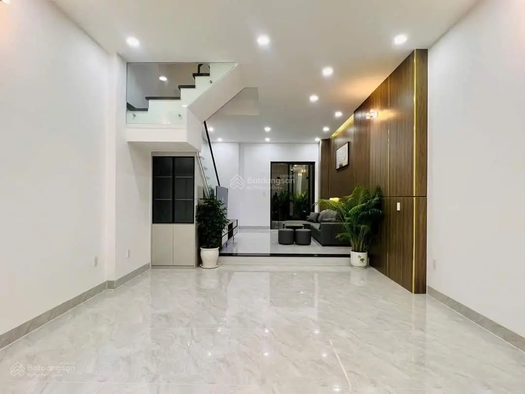 Nhà mới 4 tầng, hẻm 10m. Gần cầu An Lộc, Hà Huy Giáp. Cách Gò Vấp 200m
