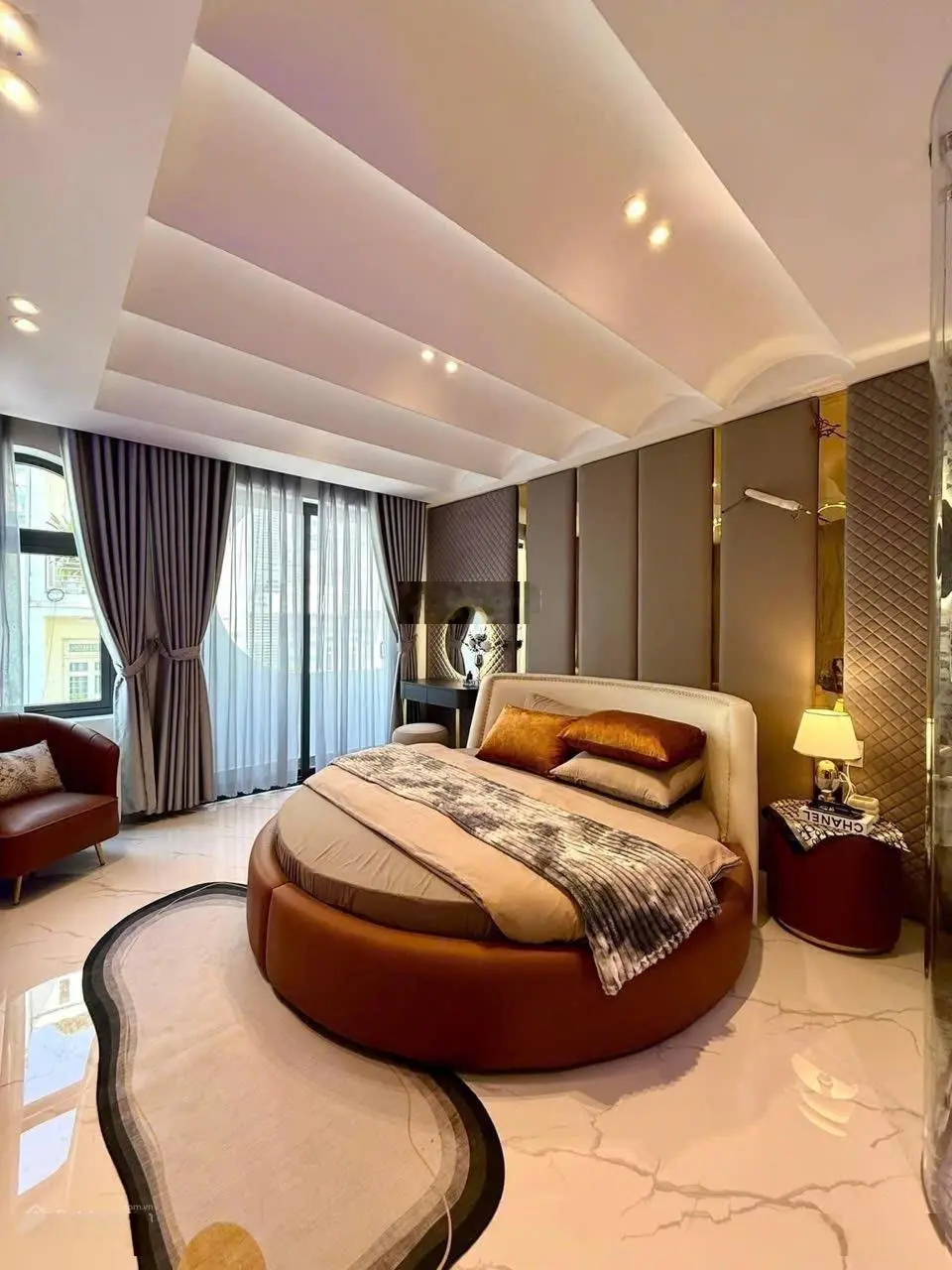 Mới xây dựng dọn ở liền ngay đường Lý Thái Tổ, Q10 - Giá 3 tỷ 990 / 60m2. Xe hơi trước nhà. Sổ sẵn