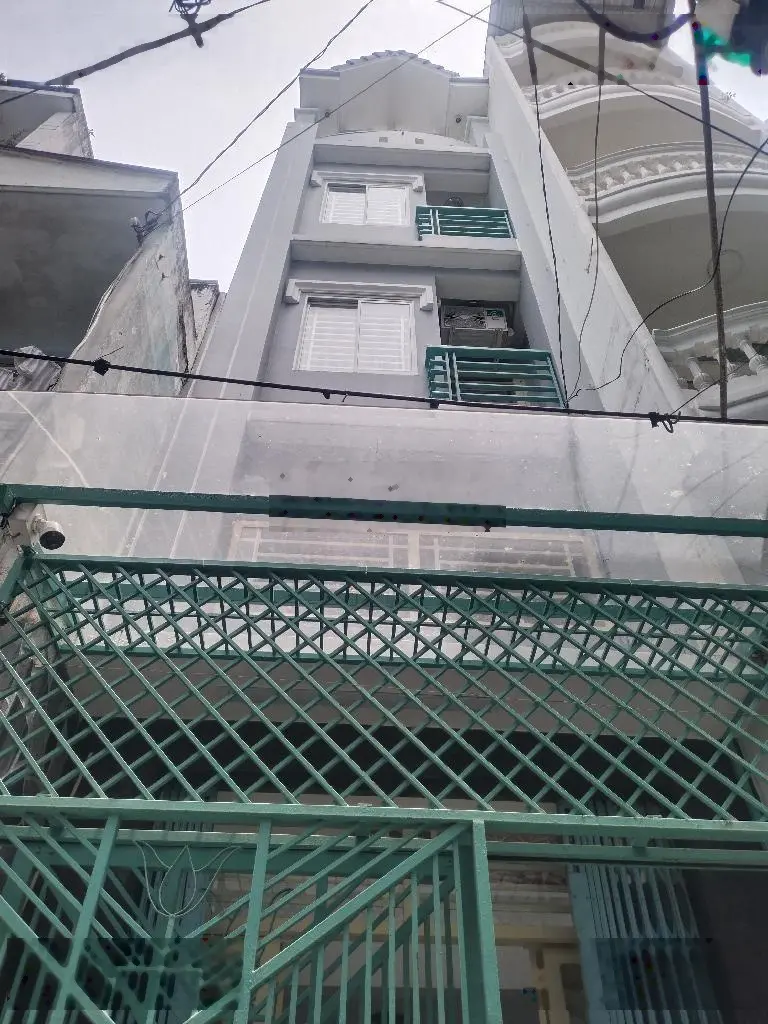 CHỈ 5,7 TỶ NHÀ 5 TẦNG ,25M2,NGANG 3 dài 8, GẦN MẶT TIỀN NGUYỄN TRÃI QUẬN 5