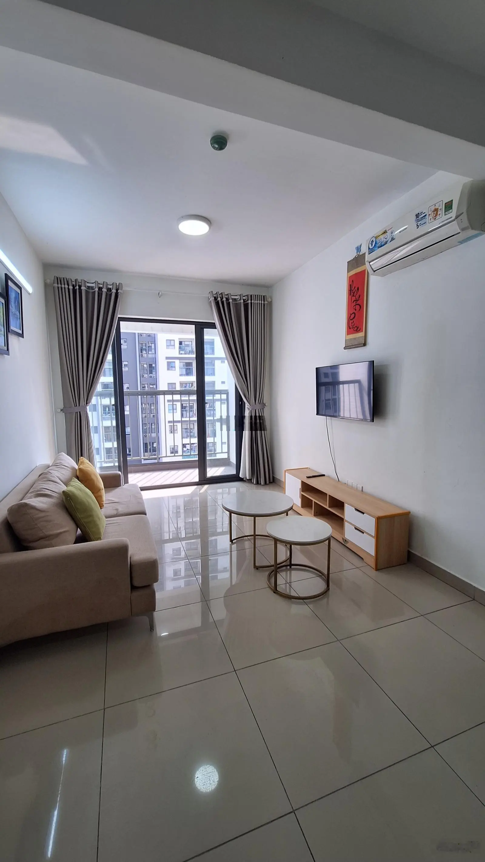 Hot -Bán nhanh căn 1 PN + full nội thất đẹp y hình dt 59m, sổ sẵn sang tên liền giá chỉ 1t49