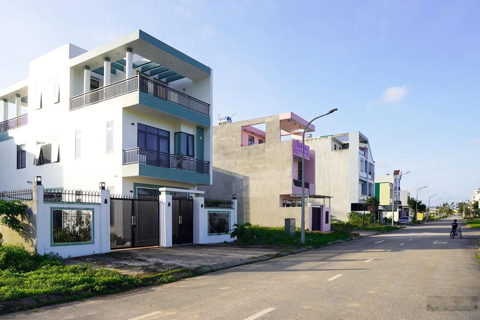 Chính chủ bán nhanh lô đầu cổng KĐT Phú Mỹ, đường 17,5m vị trí đẹp, cách công viên vài bước chân
