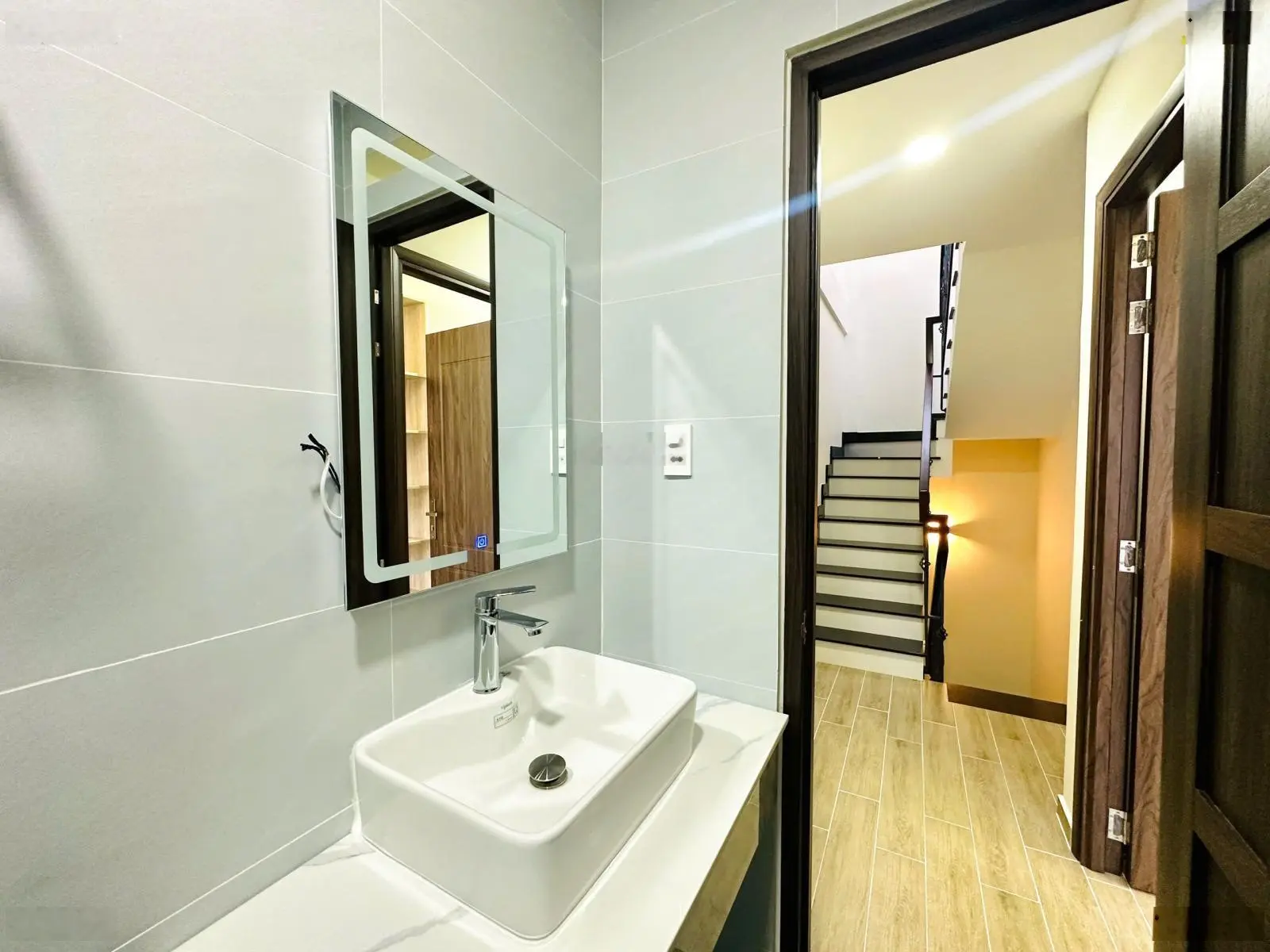 NHÀ XÂY MỚI 4 TẦNG SÁT MẶT TIỀN - Nguyễn Lâm. P7. Q PHÚ NHUẬN, DT 36m2, 3 lầu 4pn, giá 5 tỷ 990 tl
