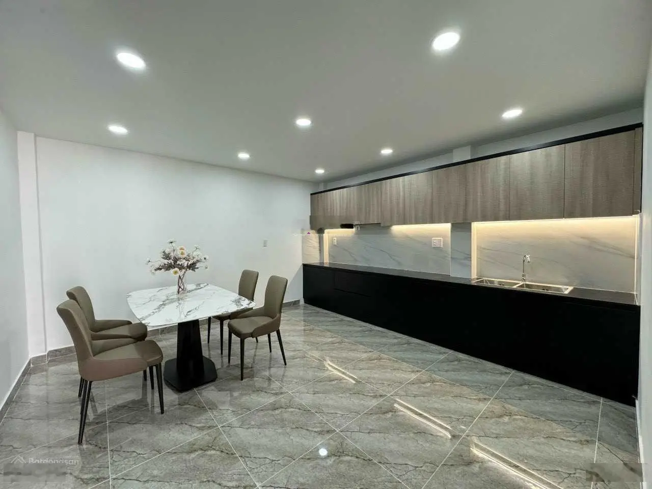 5tỷ490 - 4.5*13m - hẻm 5m - xe hơi vào nhà - Nguyễn Thị Thập ND, Q. 7