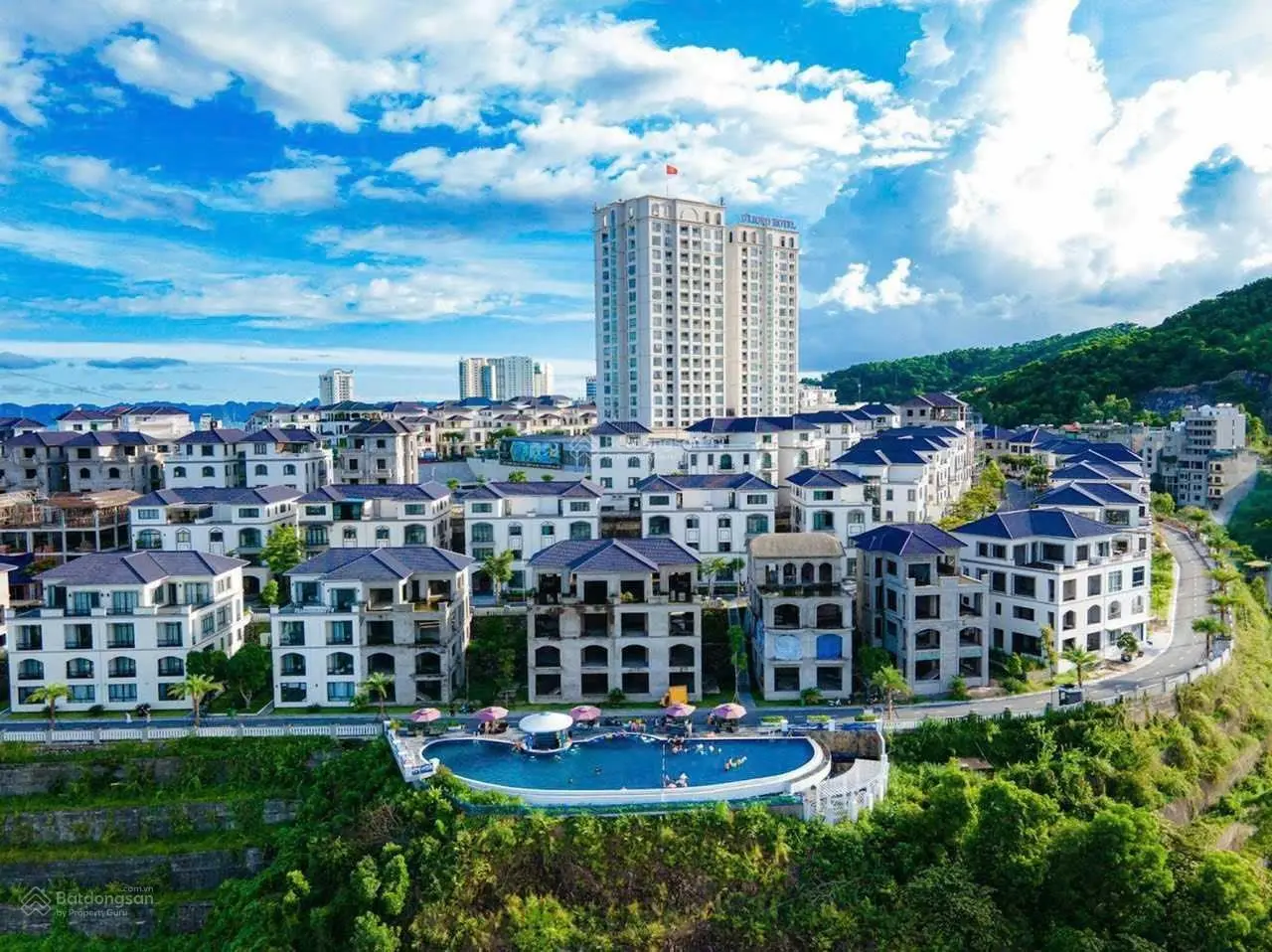 Bán biệt thự đồi Beverly Hill Hạ Long, full nội thất cao cấp, sổ đỏ từng căn, đóng 30% nhận nhà