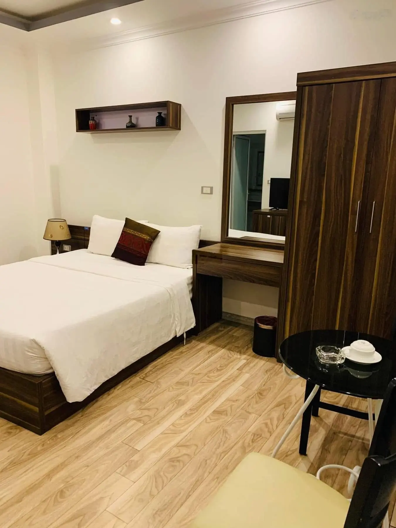 Bán Nhà Mặt Phố Trích Sài -Tây Hồ 120m2, 6 tầng, 2 thoáng, KD đa dạng, view Trọn hồ Tây 110 tỷ