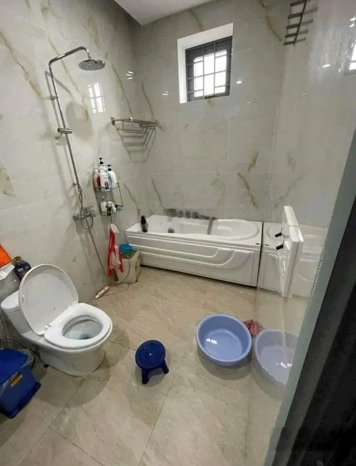 Nhà 1 Lầu Sân Vườn 10x24m, mặt tiền đường Nhựa Xuân Thới Thượng 30, gần Chợ Đại Hải