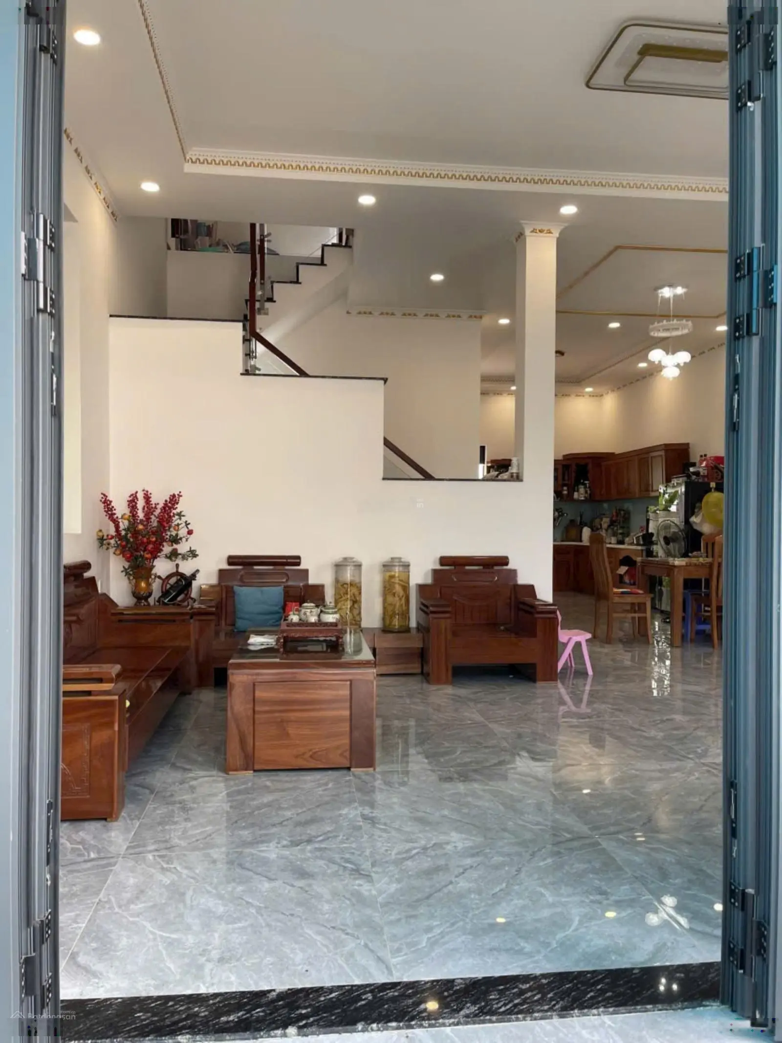 Bán biệt thự 252m2 đường Bùi Thị Xuân - TP Dĩ An