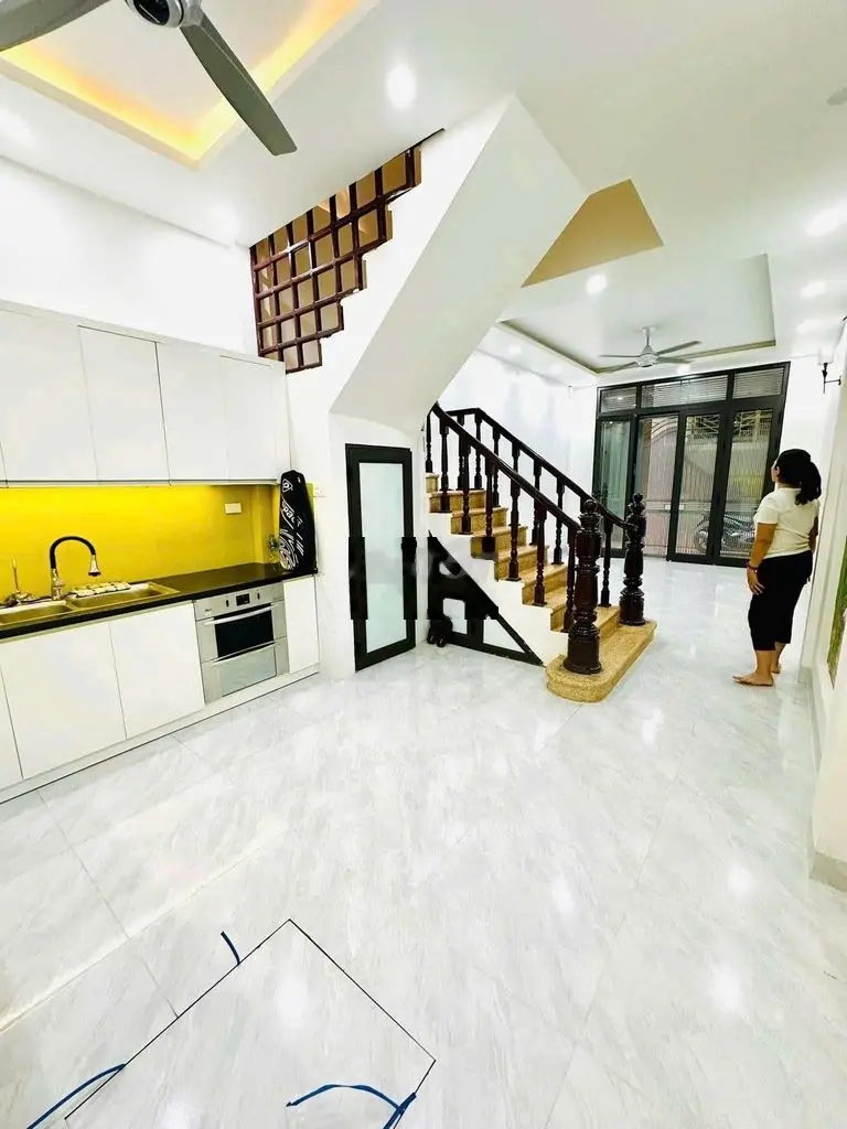 HIẾM ! P/LÔ VIP Ngọc Thụy, 5 TẦNG, 46m, 2 mặt ngõ Ô tô, NHỈNH 6 tỷ