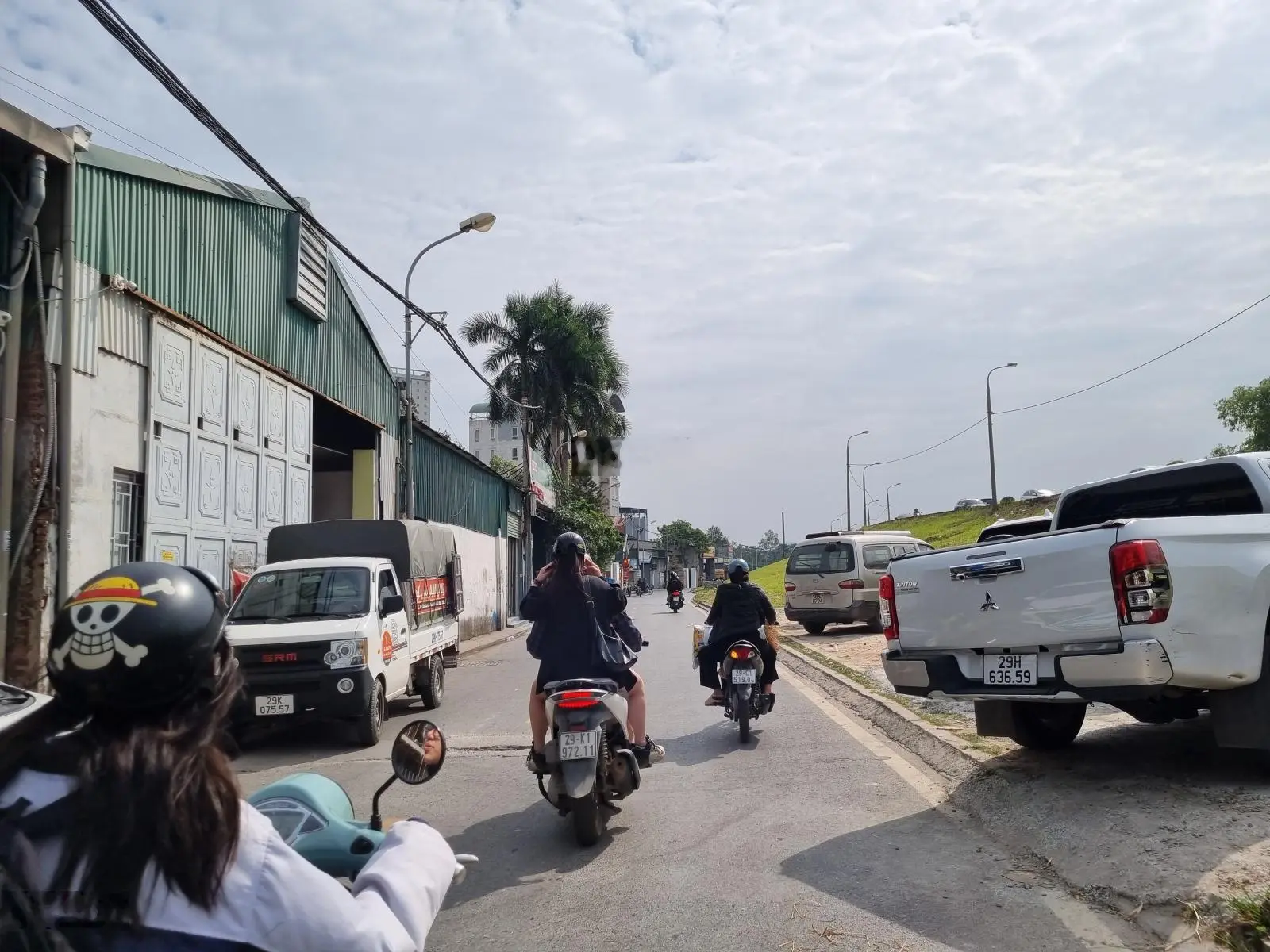 Bán Nhà Mặt Phố Bát Khối, Long Biên, ô tô xếp hàng, kinh doanh đa dạng các loại hình, vỉa hè 4m
