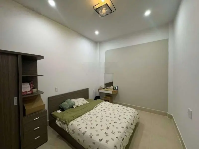 Bán nhà mới sát Phước Bình - 2 tầng ở ngay - giảm sâu chỉ 7 tỷ