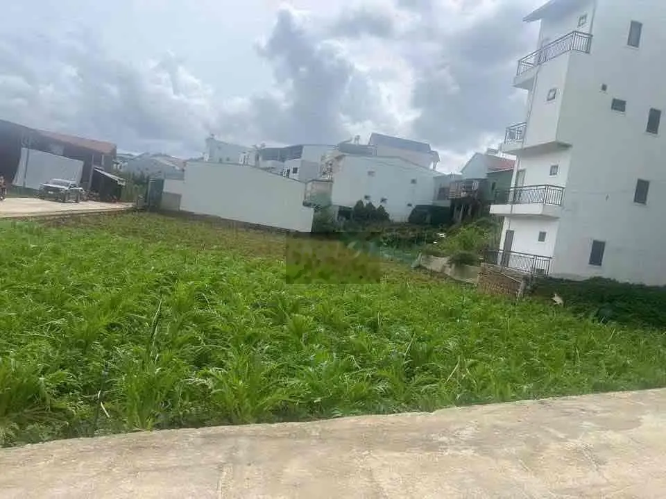 Lỗ nặng bán gấp miếng đất 500m2 quy hoạch khu biệt thự giá 250triệu