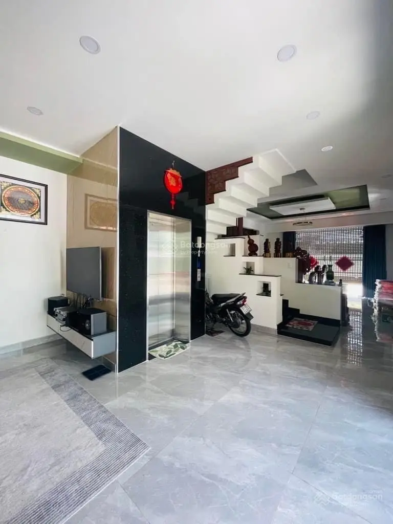 Biệt thự lô góc 4 tầng mới có thang máy khu vip Tên Lửa - ngang 5m, SD 144m2 - vị trí cực đẹp