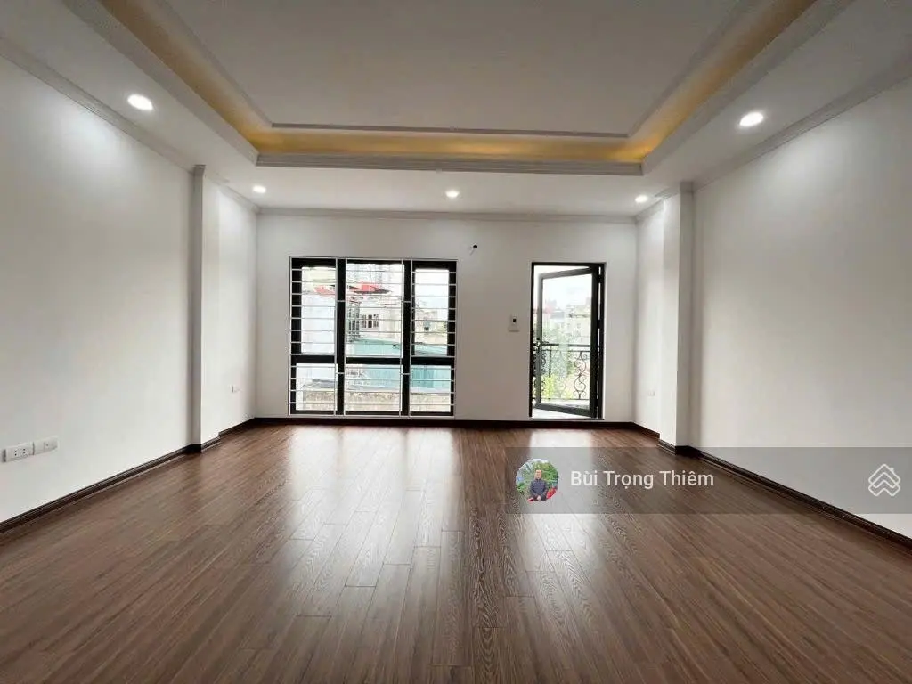 Bán nhà siêu đẹp 6 tầng thang máy, Gara Ô tô vào nhà đối diện TTTM Aeon Long Biên