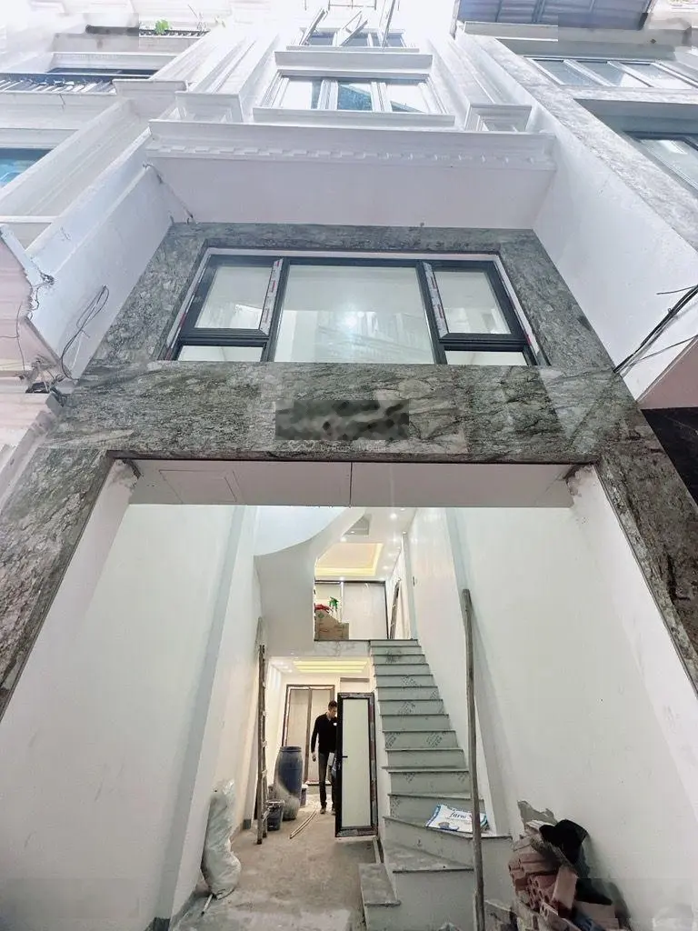 Bán nhà 6 tầng - 4 pn tại phố Trạm - Long Biên.
