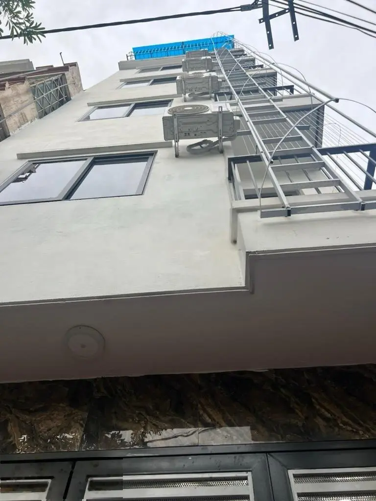 Nhà riêng 6 tầng, 10PN, 10WC, 54m2, bán gấp tại Tam Trinh, Hoàng Mai, HN, 12,4 tỷ
