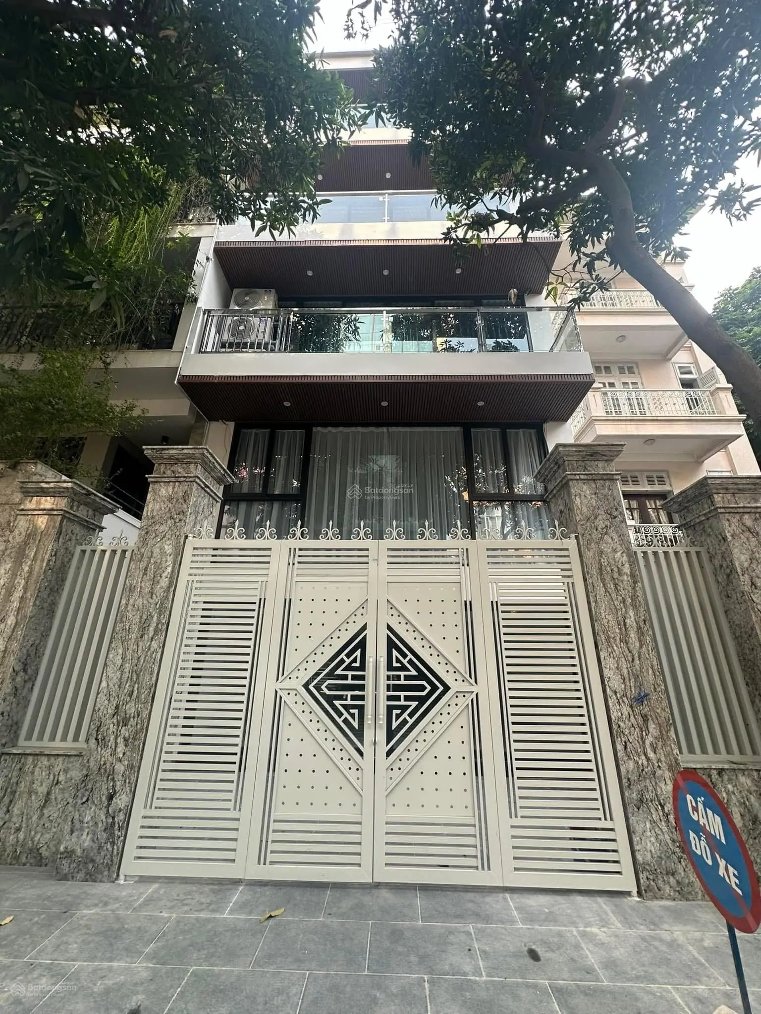 128m2 - mặt tiền lớn 7m - 65 tỷ - nhà phân lô vip khu Cầu Giấy - vỉa hè bát ngát - kinh doanh đẹp
