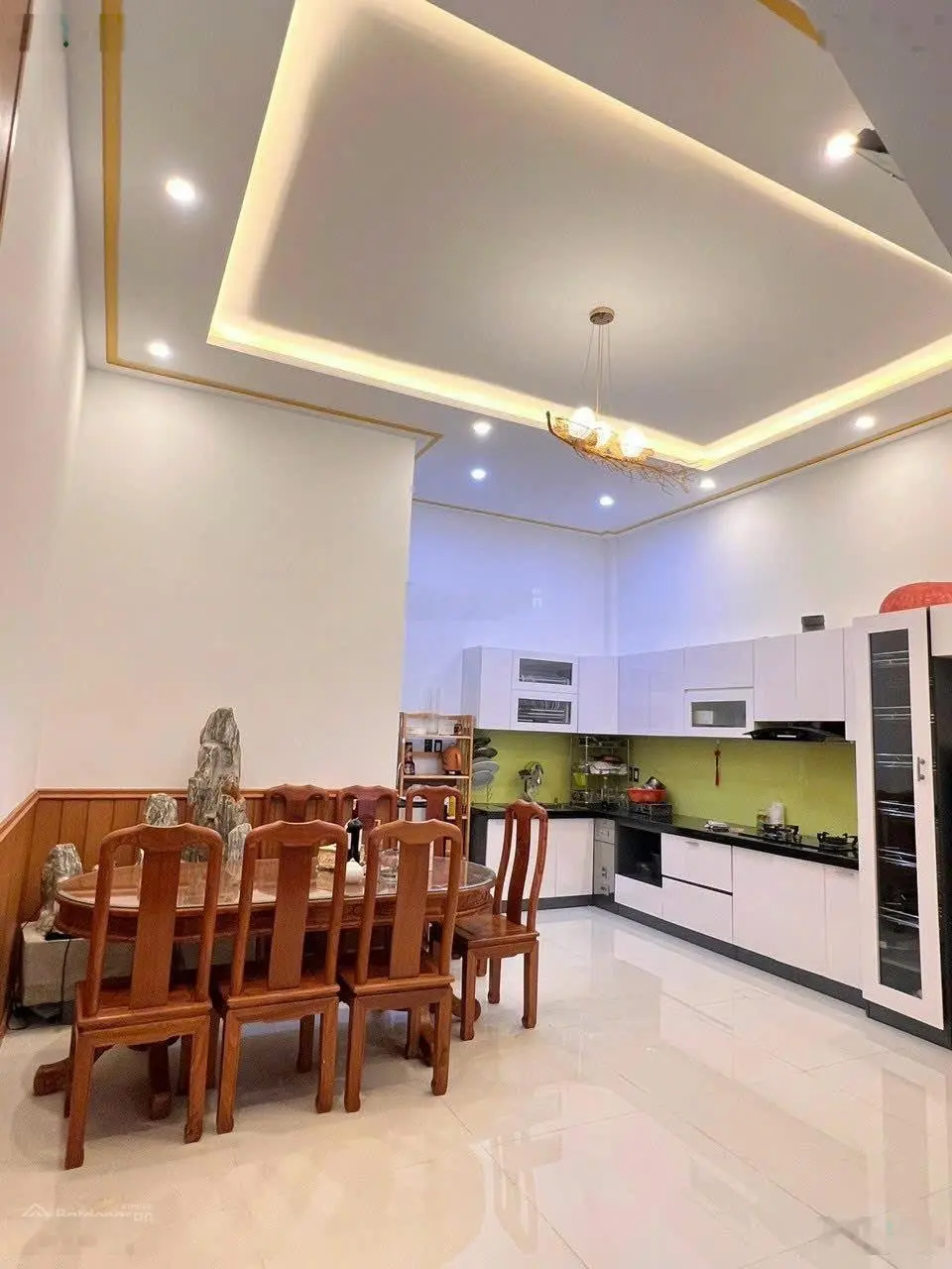 Bán gấp nhà trung tâm thành phố cho con đi du học