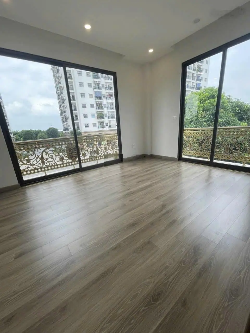 Bán nhà Phúc Lợi căn góc 55 m2 x 6 tầng x 6m MT, thang máy, ngõ ô tô tránh nhau, kinh doanh