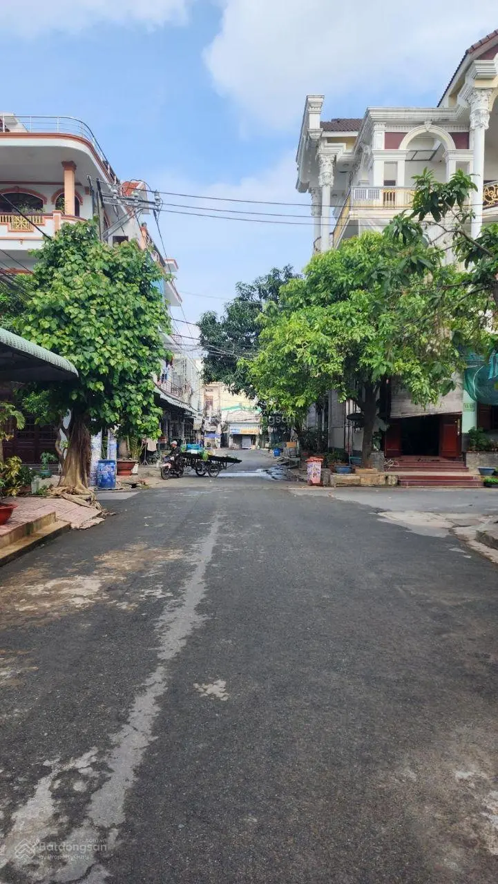 Nhà đẹp 3 tầng 146m2(6,5x21m) Đường 12m ngay chợ đêm Linh Trung 2, Bình Chiểu Thủ Đức; 4PN rẻ 8,2tỷ
