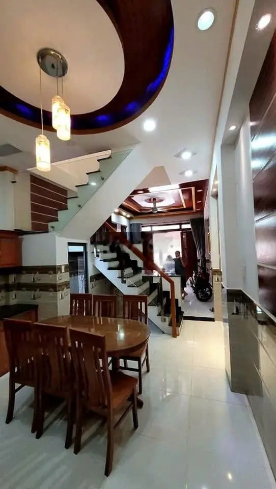 Nhà đẹp mới xây 72,5m2 đường Nguyễn Du, Tân Đông Hiệp Dĩ An Bình Dươg