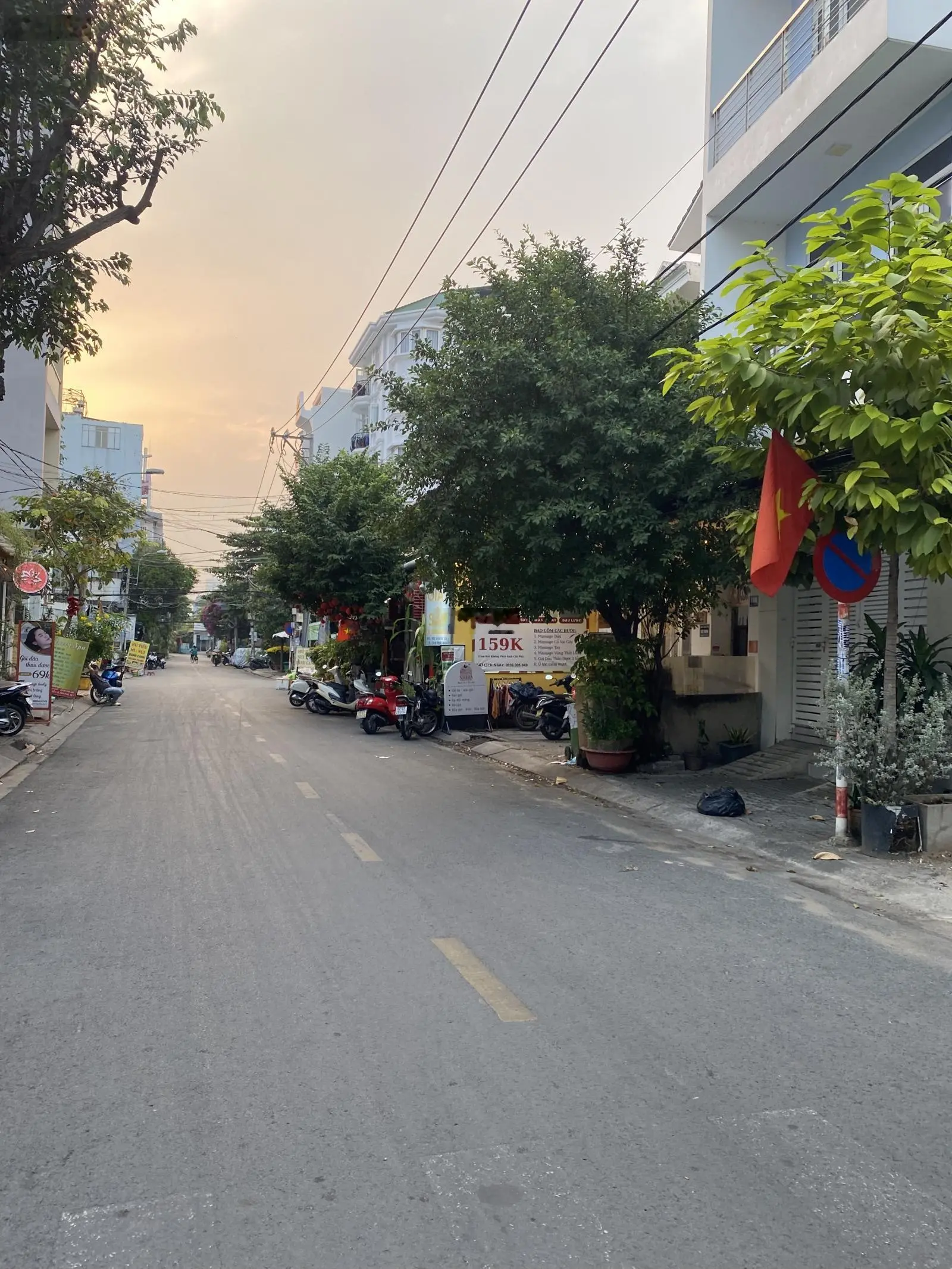 Bán Nhà mặt phố tại Trường Lưu Super Star, 7,6 tỷ, 105m2, Chính chủ siêu hot