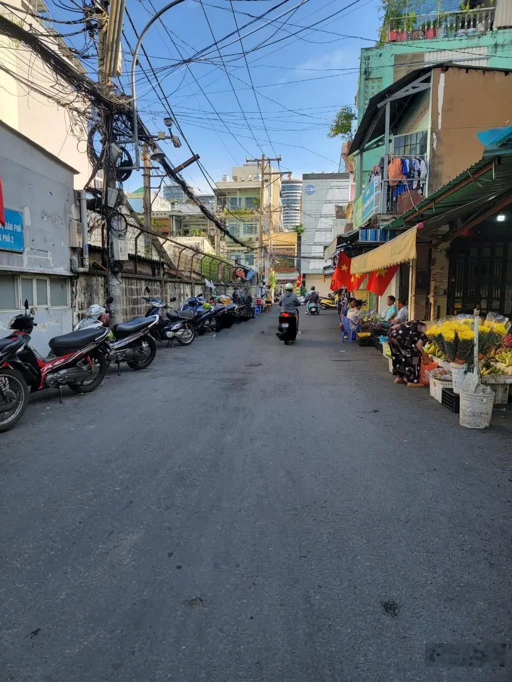 Hẻm ô tô quay đầu, 103,6m2, sổ vuông a4, gần hàng xanh, an ninh, dân trí cao