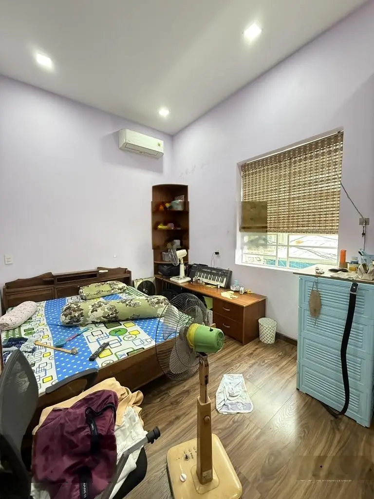 Nhà Ngay Gò Dầu, Tân Phú, 46m2, gồm 4 phòng ngủ, 4wc