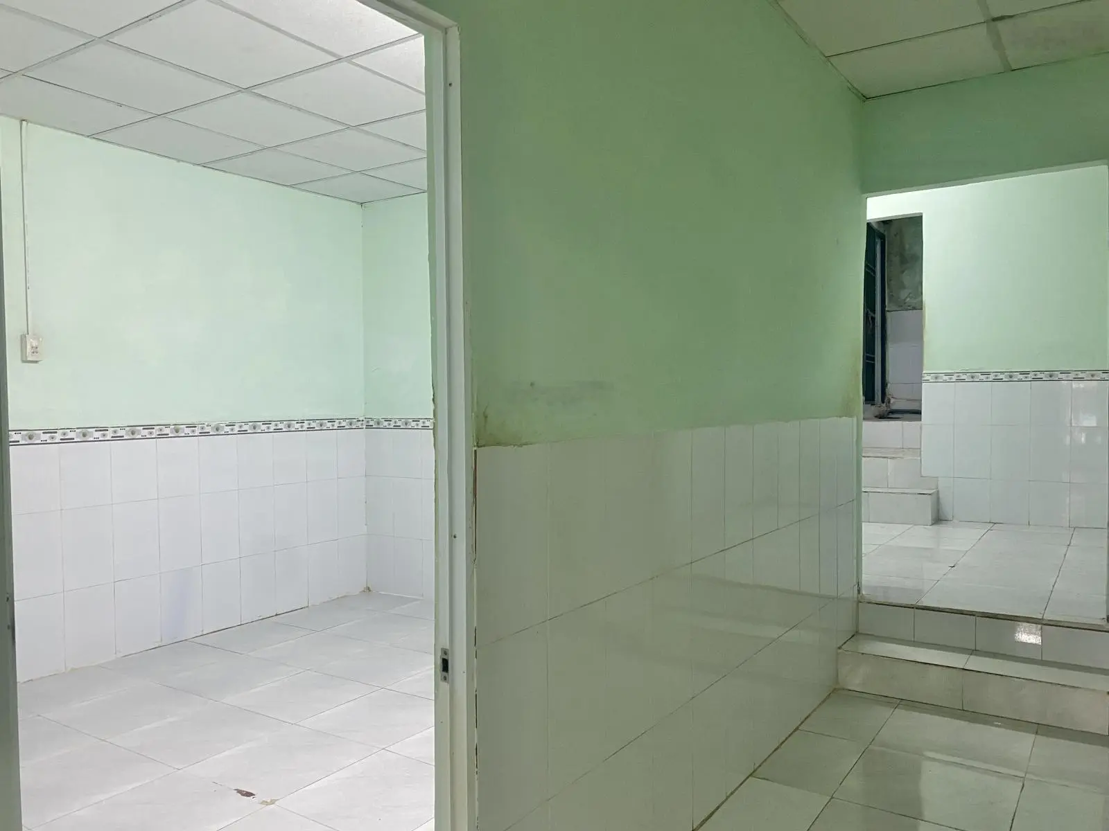 Bán nhà cấp 4 hẻm Dương Vân Nga, Vĩnh Hải, Nha Trang. Dt:83m2. Sổ hồng. Giá:2 tỷ. Lh:0931183878