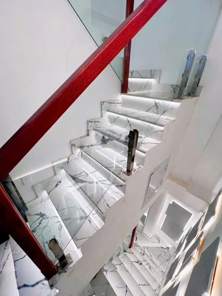Chính chủ kẹt tiền bán gấp căn nhà ngay trung tâm Phú Nhuận Phùng Văn Cung P4 40m2 2tỷ700 3Pn SHR