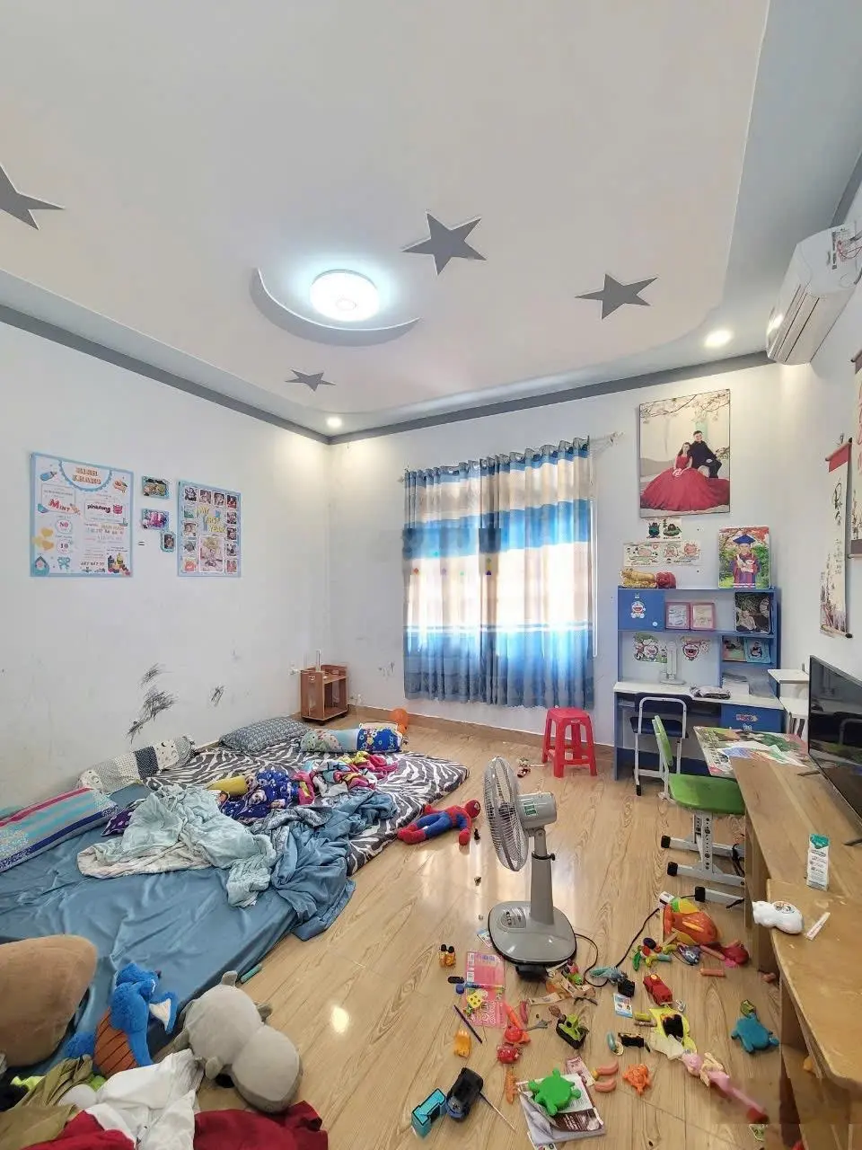 Nhà trệt lầu. 3 phòng ngủ. Gần làng ĐHQG TP. HCM. DT: 75m2. Đường 6m. Giá: 3.95 tỷ TL