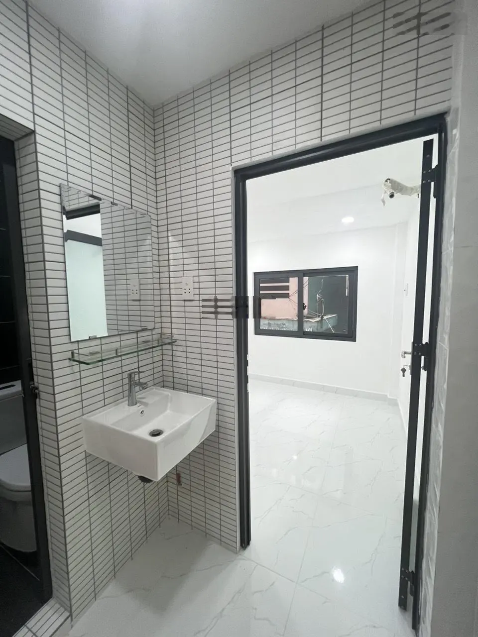 Bán nhà mới 100% cực đẹp Trần Hưng Đạo, P5, Quận 5, hẻm 3m thông cách mặt tiền 20m, ngay trung tâm