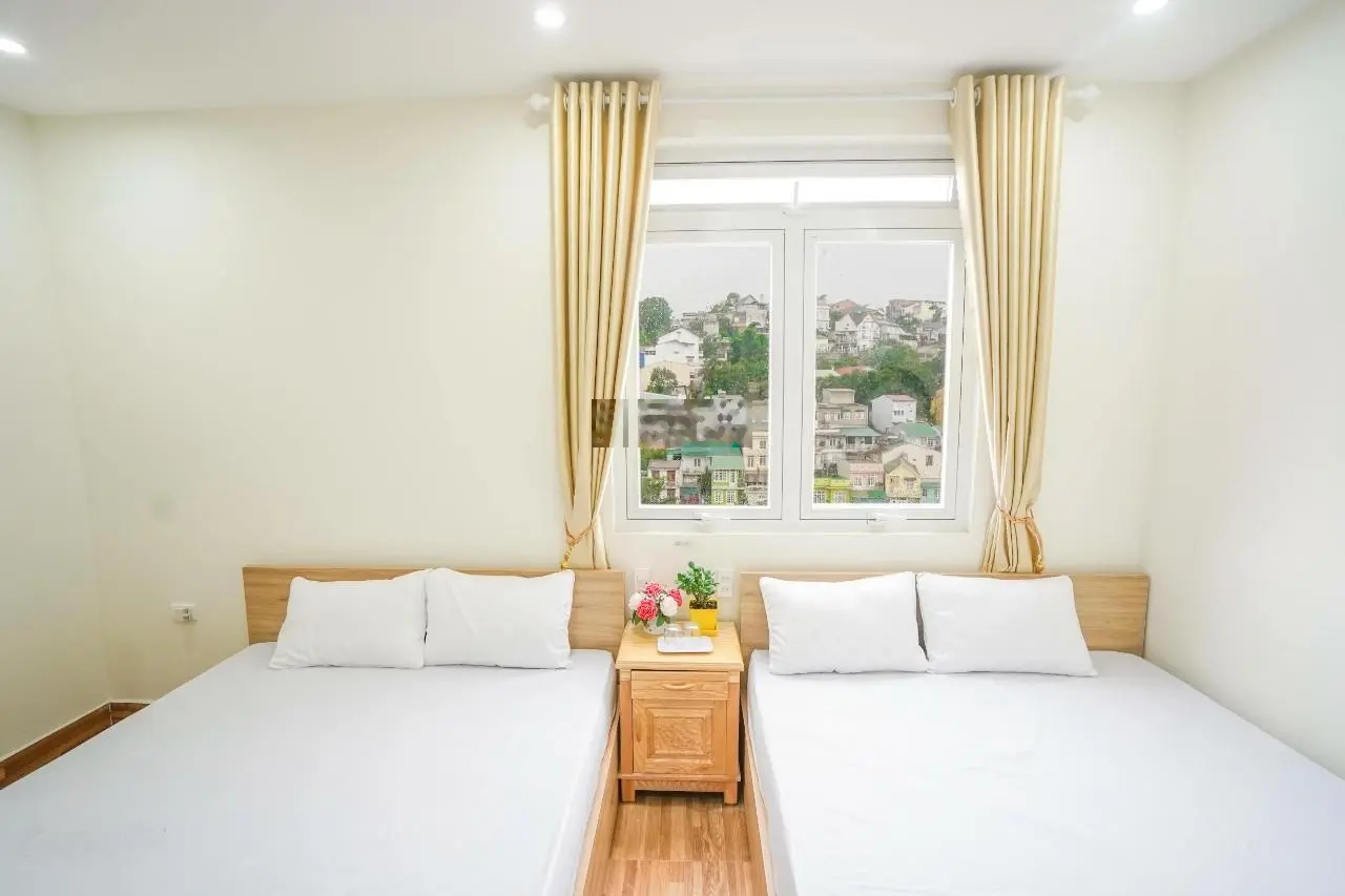 Bán Khách sạn đường Nhà Chung phường 3 Đà Lạt kinh doanh tốt.