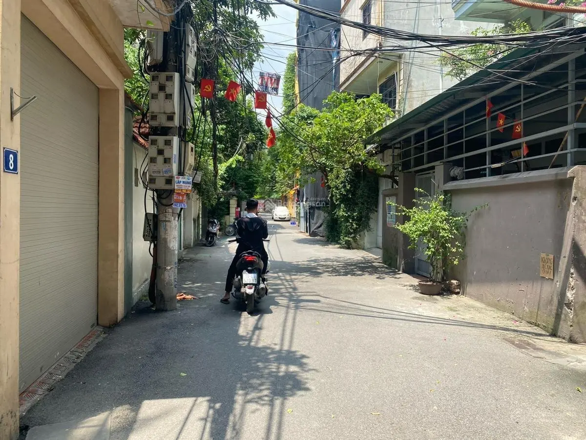 Bán gấp đất tặng nhà 3 tầng, Ngõ 292 Nghi tàm - Tây Hồ, ra oto tránh 10m, 2p ra hồ tây. 48m2 7tỷ8