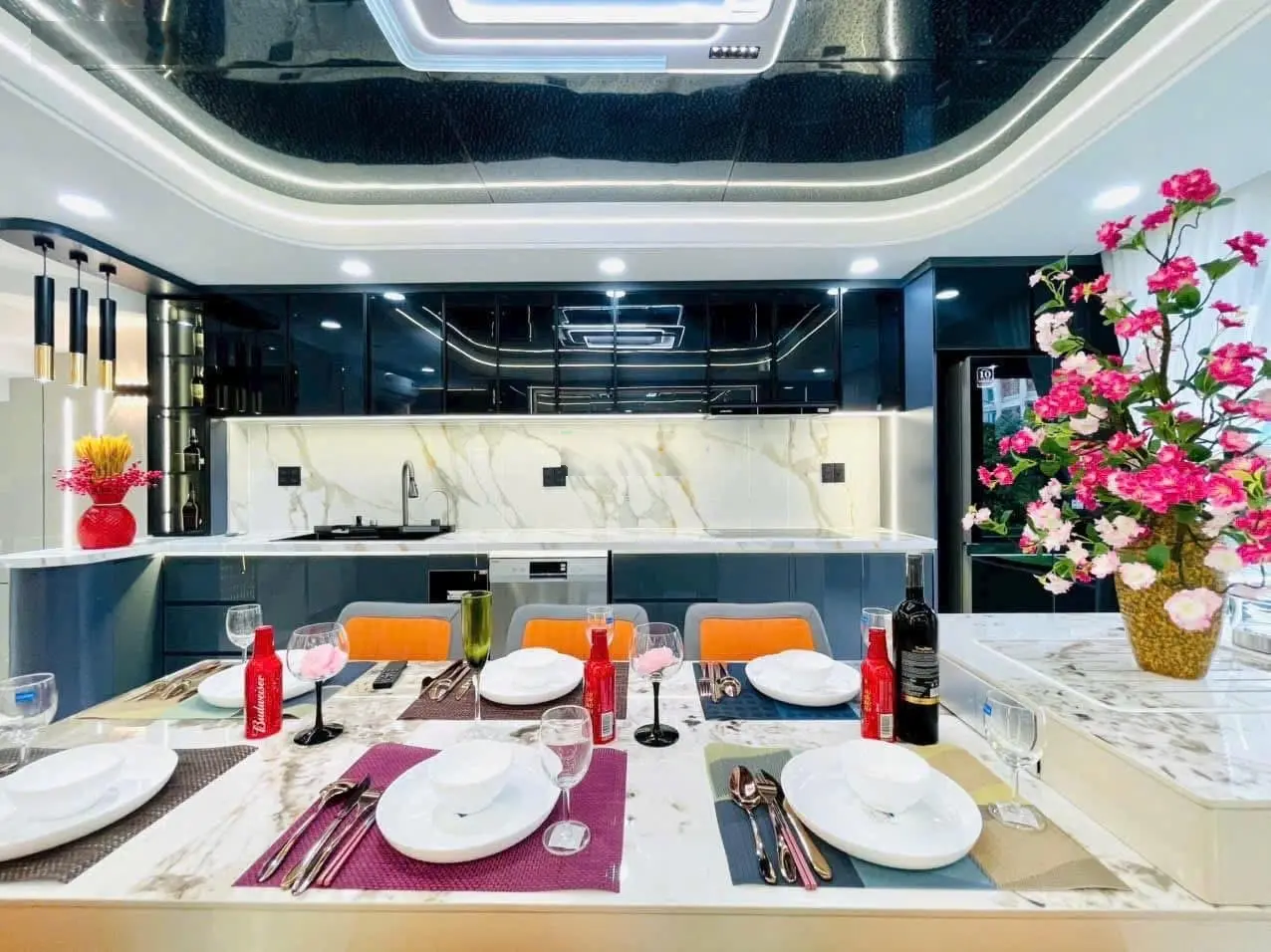 Bán nhà HXH 8m oto thông hẻm 319/47 Lê Văn Thọ P9 4 tầng 4PN 6WC có thang máy 4x18m full nội thất