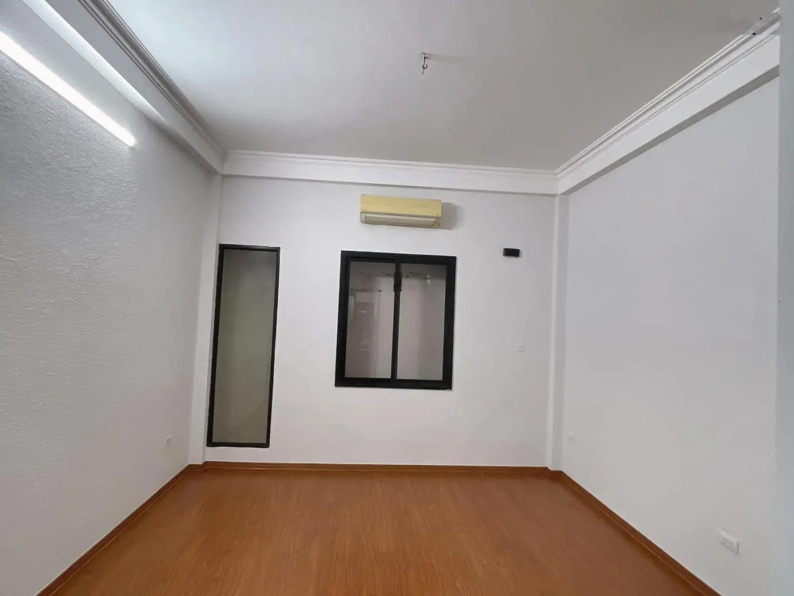 Bán nhà đẹp Trần Duy Hung,Ô tô đỗ cửa,ngõ thông tứ tung,kinh doanh-DT65m 5 tầng-MT:4.1m-15.5 Tỷ