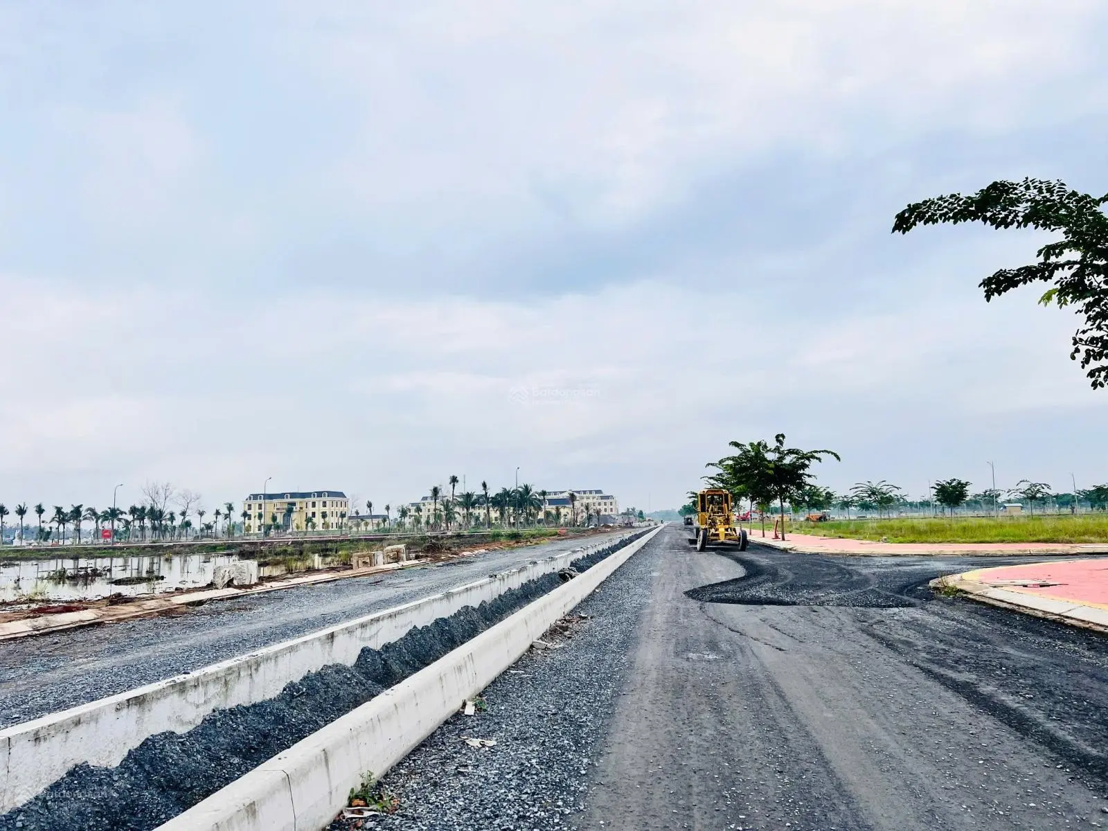 Lô góc 8x20m đối diện công viên, ngay trung tâm hành chính mới Thủ Thừa