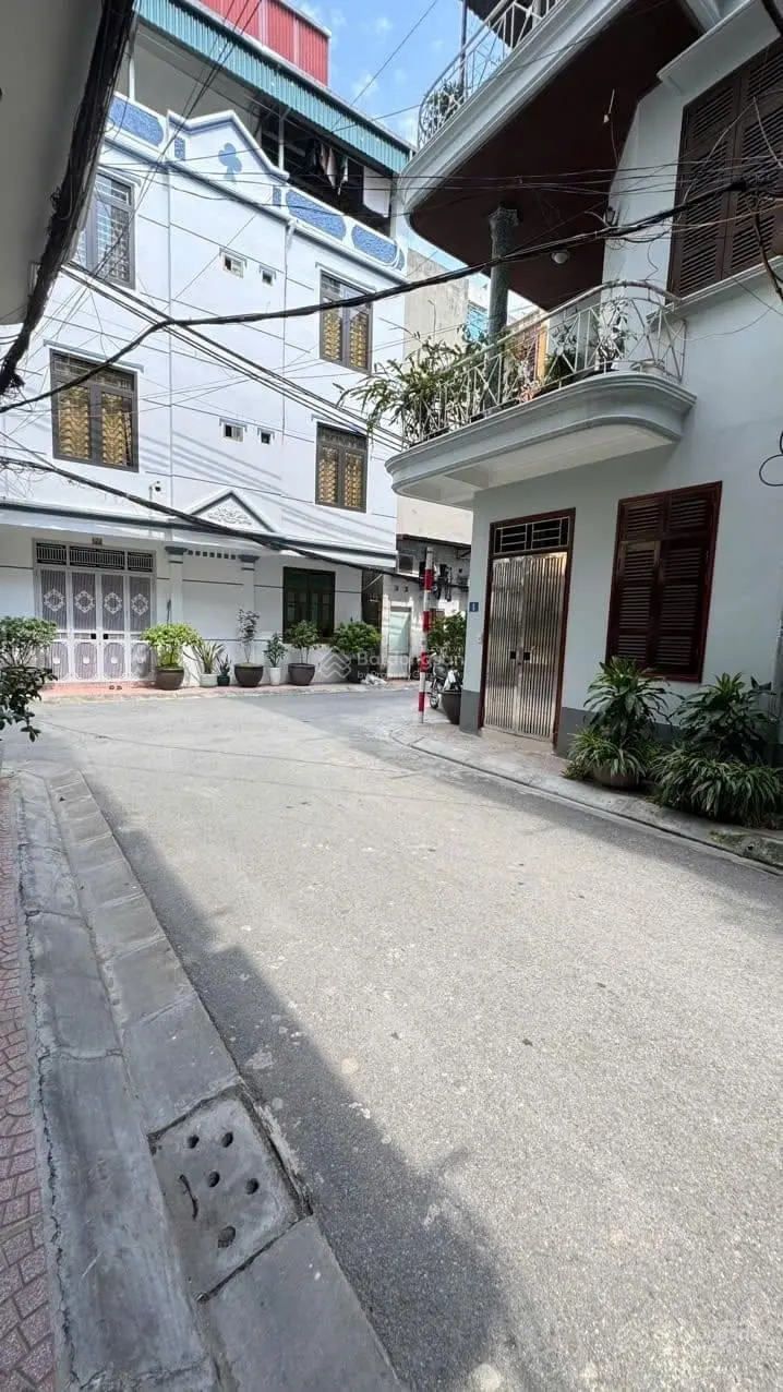 Ngõ 105 Xuân La, Tây Hồ 58m2, phân lô ô tô tránh, vỉa hè kinh doanh, hàng xóm quan chức. 15 Tỷ hơn.